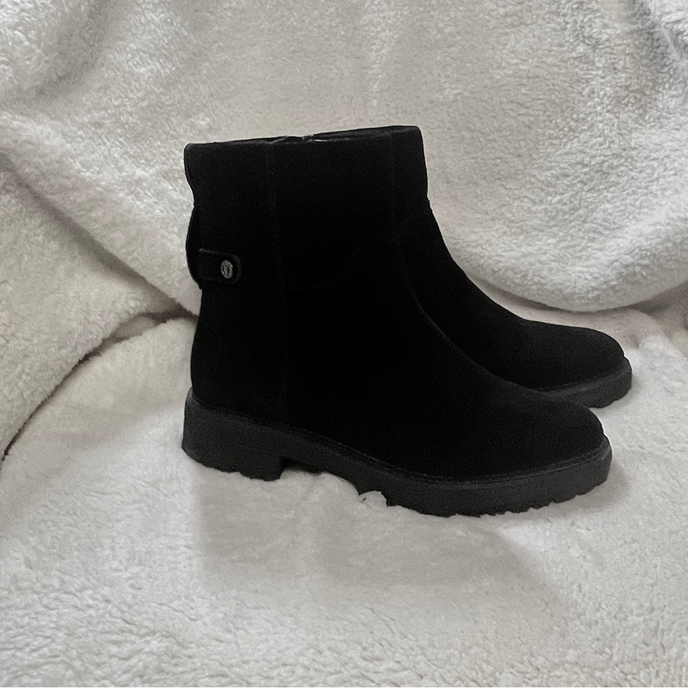 Suede Franco Sarto size 9 Women’s Booties.